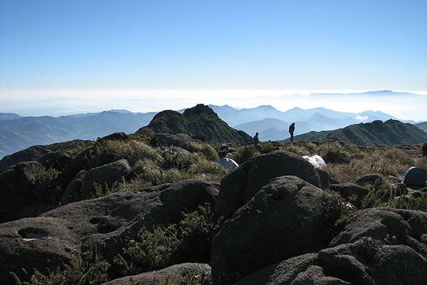 Vista do cume do Pico do Marins